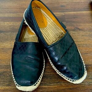 GUCCI 
Microguccissima Signature Espadrilles 9.5 Black